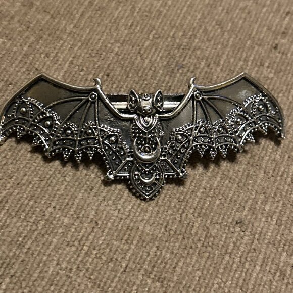 Goth Pewter Bat Halloween Hair Clip 4" Long Silver Color Metal Emo Goth Barrette - Picture 6 of 9